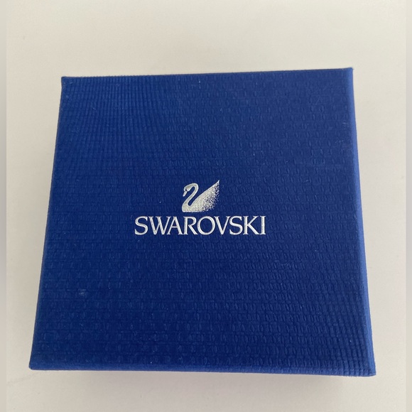 Swarosky adjustable braclet. - Picture 2 of 6